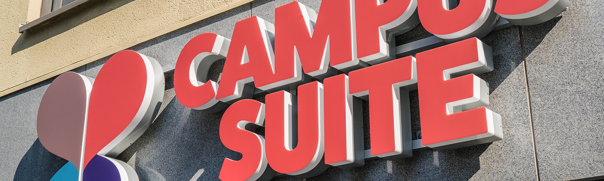 Wir zeigen individuelle Lösungen für Lichtwerbung, Schilder, Beschriftung, Folierungen und Digitaldruck.